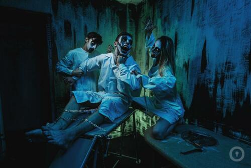 Перформанс Искатели могил